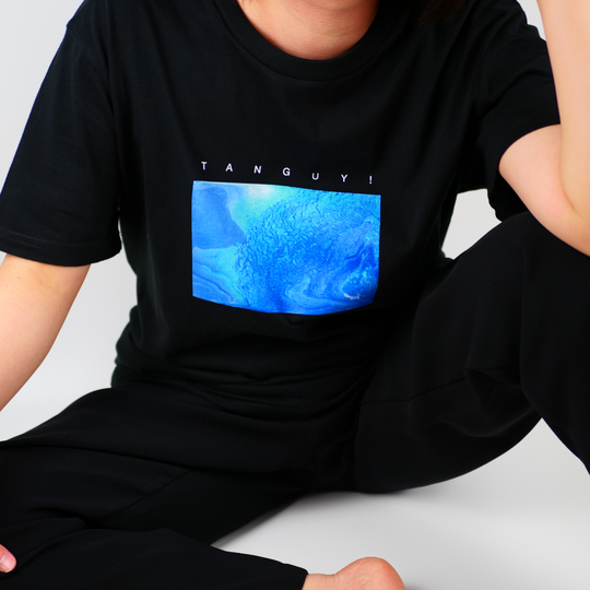 タンギアーツレディースTシャツ- 海 モデルビュー